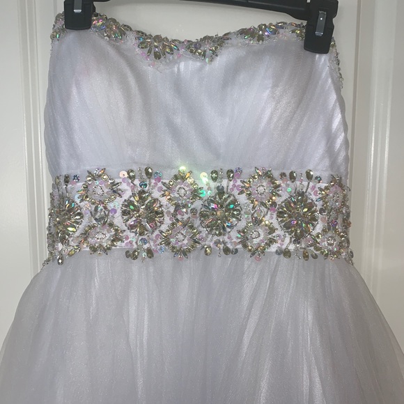 Gorgeous White Strapless Prom or Wedding Dress - Picture 3 of 7